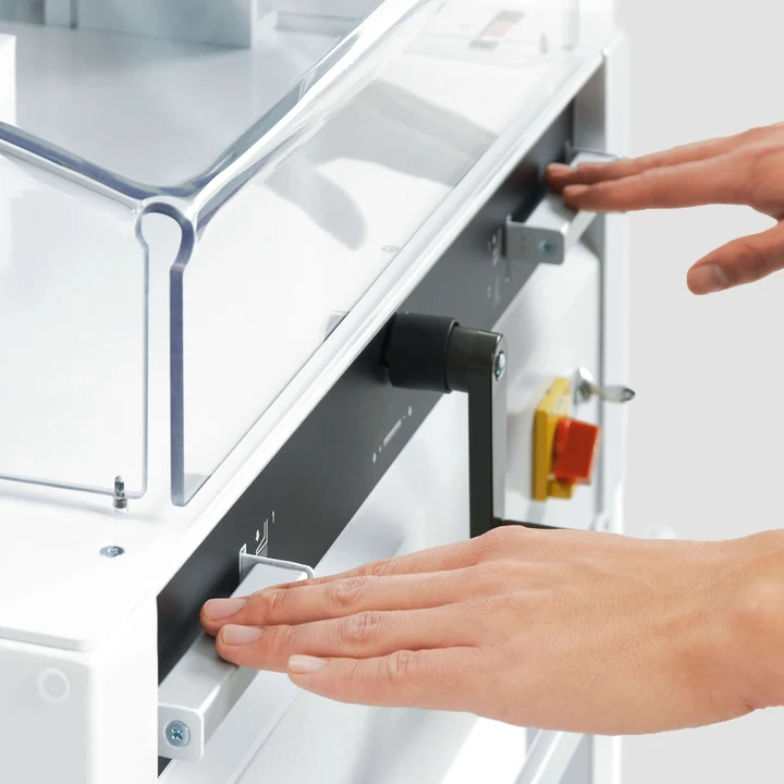 เครื่องตัดกระดาษไฟฟ้า IDEAL 4815 Guillotine A3+ สำหรับตัดกระดาษกอง Made in Germany 2 เครื่องตัดกระดาษไฟฟ้า IDEAL 4815 Guillotine A3+ สำหรับตัดกระดาษกอง Made in Germany