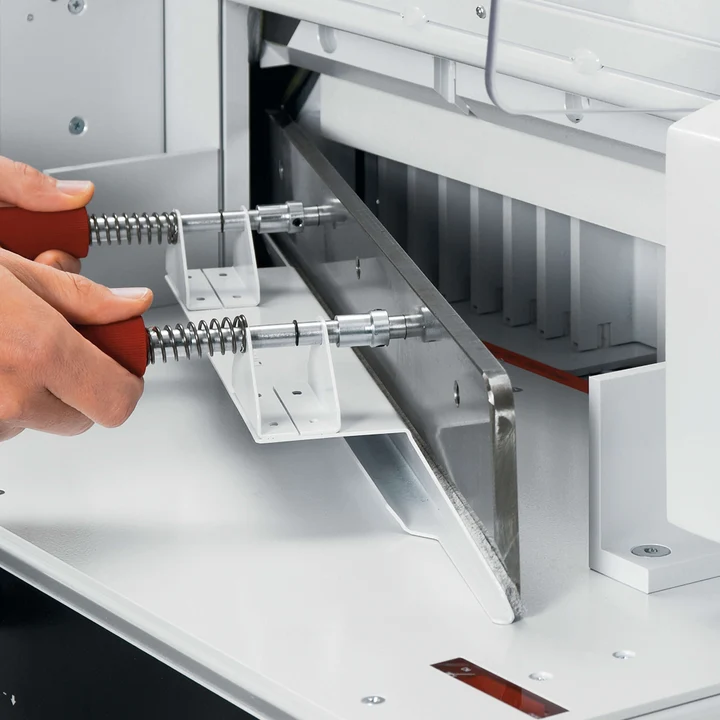 เครื่องตัดกระดาษไฟฟ้า IDEAL 4815 Guillotine A3+ สำหรับตัดกระดาษกอง Made in Germany 4 เครื่องตัดกระดาษไฟฟ้า IDEAL 4815 Guillotine A3+ สำหรับตัดกระดาษกอง Made in Germany